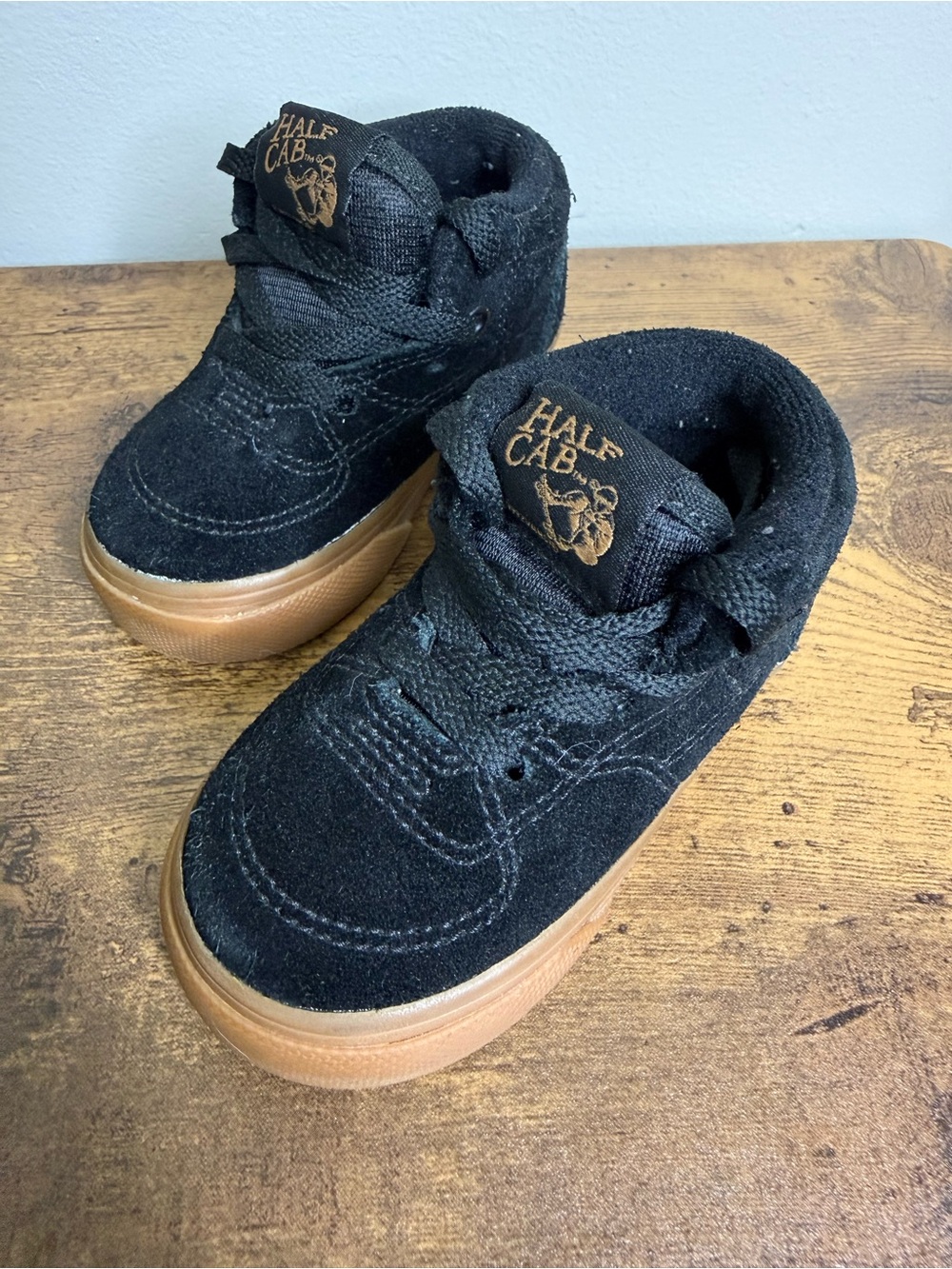 Vans Kids Half Cab Black Suede Shoes with Gum Sole Toddler Size 4